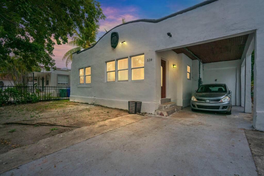 New! Havana Nights Villa ! Walk To Calle Ocho! ไมอามี ภายนอก รูปภาพ
